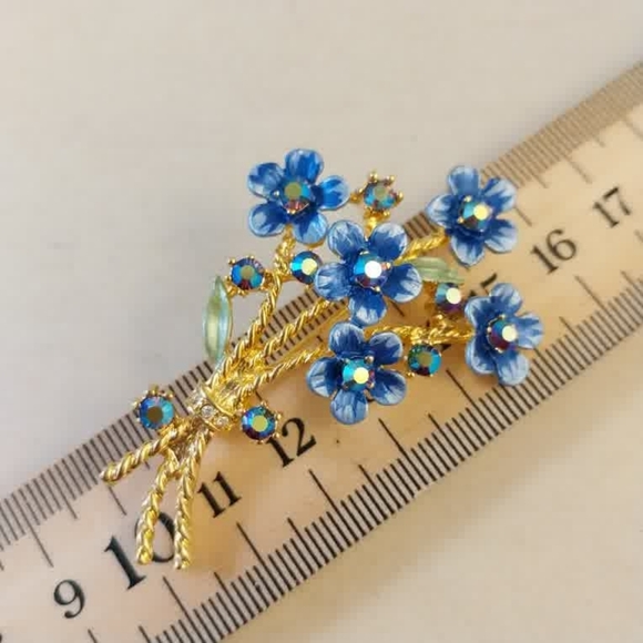 Vintage Gold-Tone Blue Enamel Forget-me-not Bouquet Brooch - Picture 6 of 9